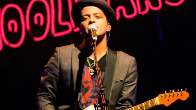 Bruno Mars au Stade de France : pourquoi Paris tient peut-etre son moment pop le plus puissant de 2026