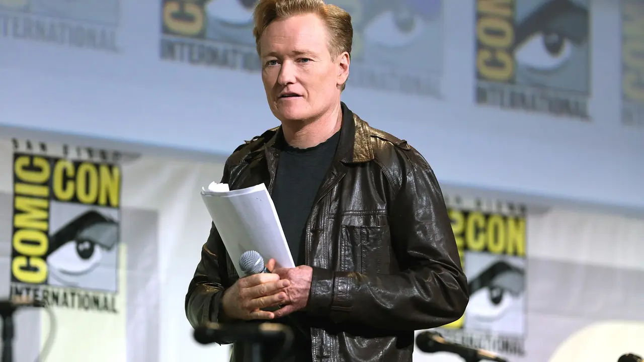 Conan O’Brien relance Must Go sur HBO avec une comedie de voyage globale