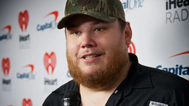 Luke Combs 2027 : les stades NFL deviennent la nouvelle scene country