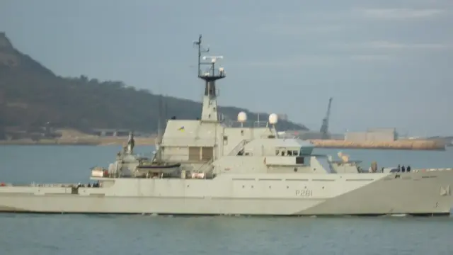 navire-russe-tir-reel-plymouth-royal-navy-21-juillet-2026