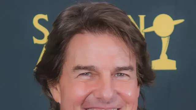 tom-cruise-digger-satire-ecologique-zurich