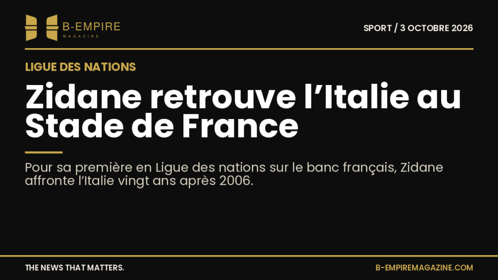 Zinédine Zidane debout sur le banc de touche du Stade de France lors d’un match de football